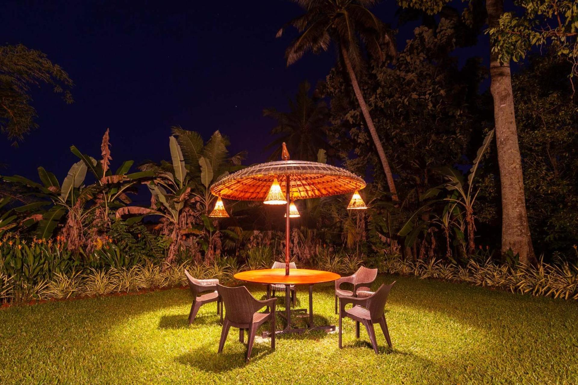 Stayvista At La Riva Heritage Villa With Bicycle Alappuzha Exterior foto